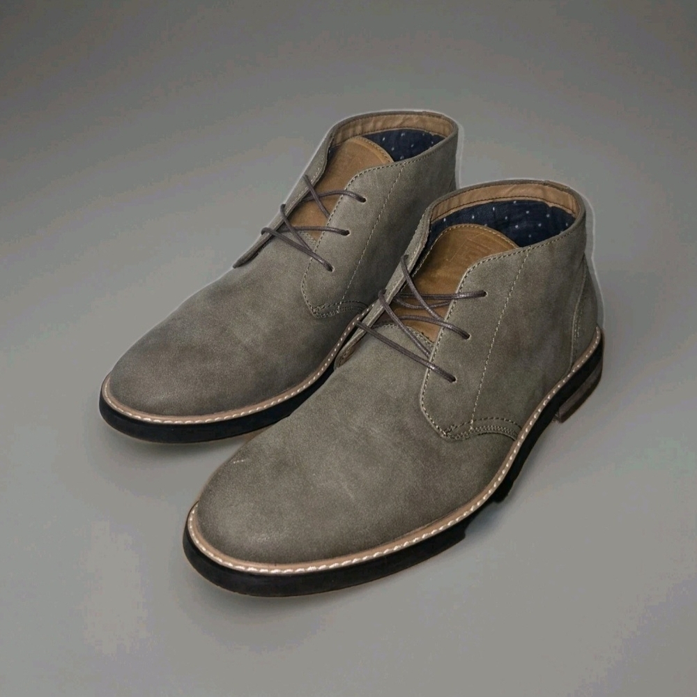 Men's Classic Gray Chukka Boots